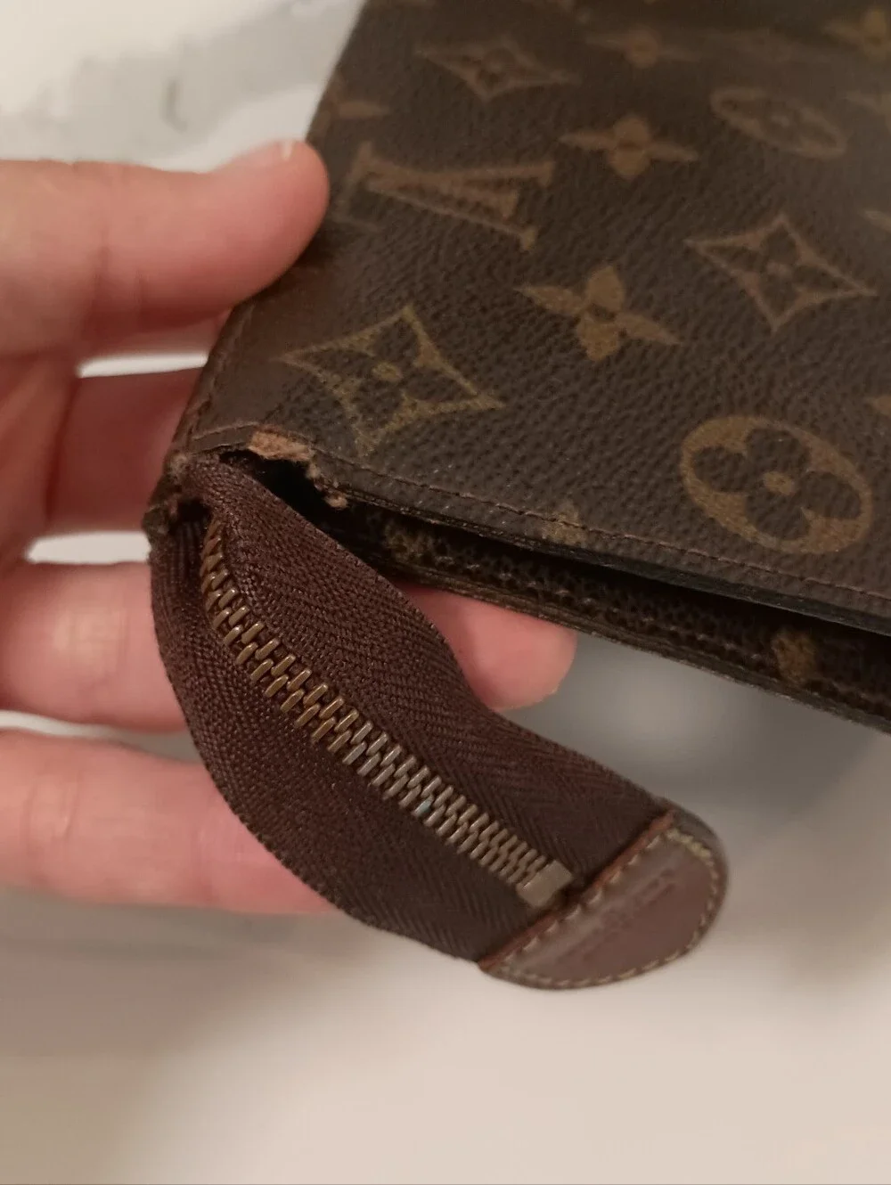 Authentic Vintage Louis Vuitton Monogram Trousse Toilette 15 Cosmetic Pouch